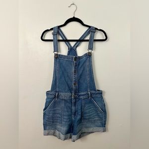 Hollister High-Rise Mom Short Overalls 4”